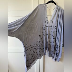 Gray V-Neck Kimono with hand painted pattern on back